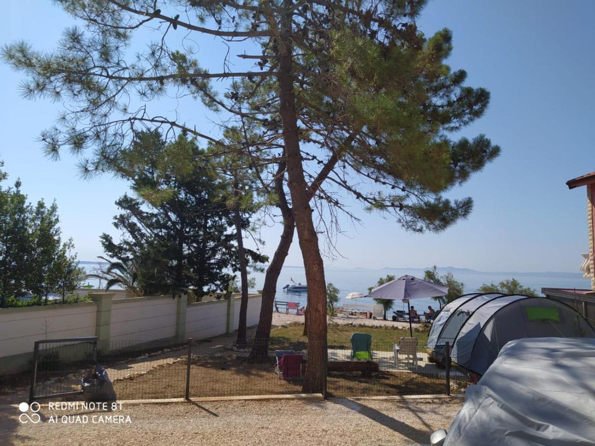 Apartmani Ana Vir Εξωτερικό φωτογραφία