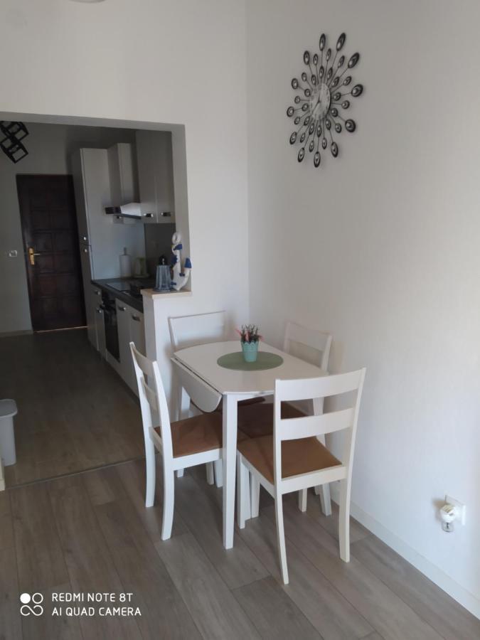 Apartmani Ana Vir Εξωτερικό φωτογραφία